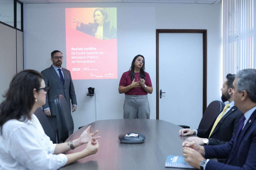 Segunda edição da Revista Jurídica da ESMP analisa desafios e práticas do Tribunal do Júri
