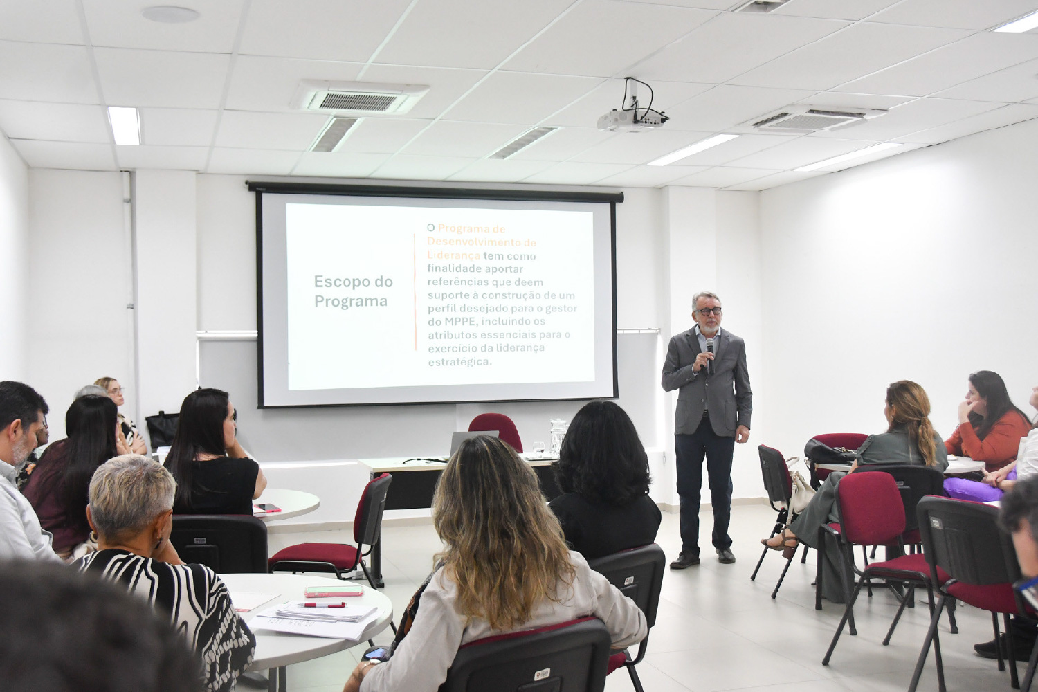 Gestores participam de formação sobre liderança e planejamento