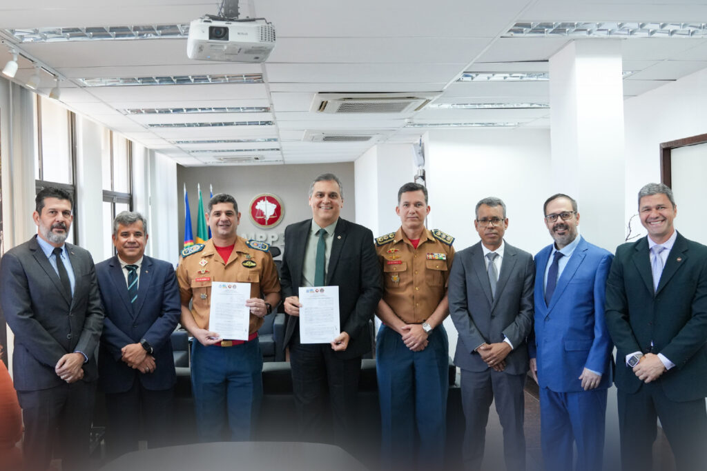 MPPE e Corpo de Bombeiros assinam acordo para ampliar cooperação